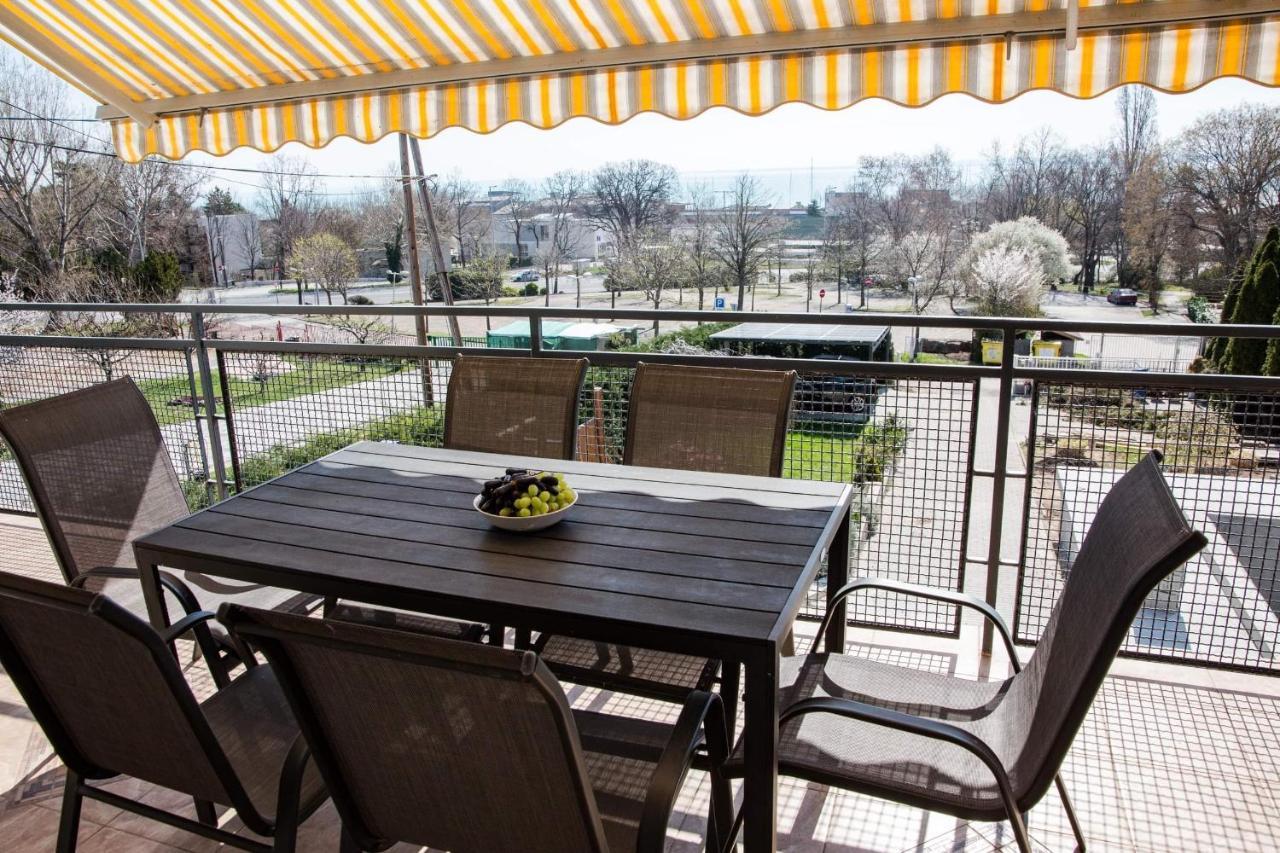 Balkon Apartmanhaz Panzio Balatonfured Exterior photo